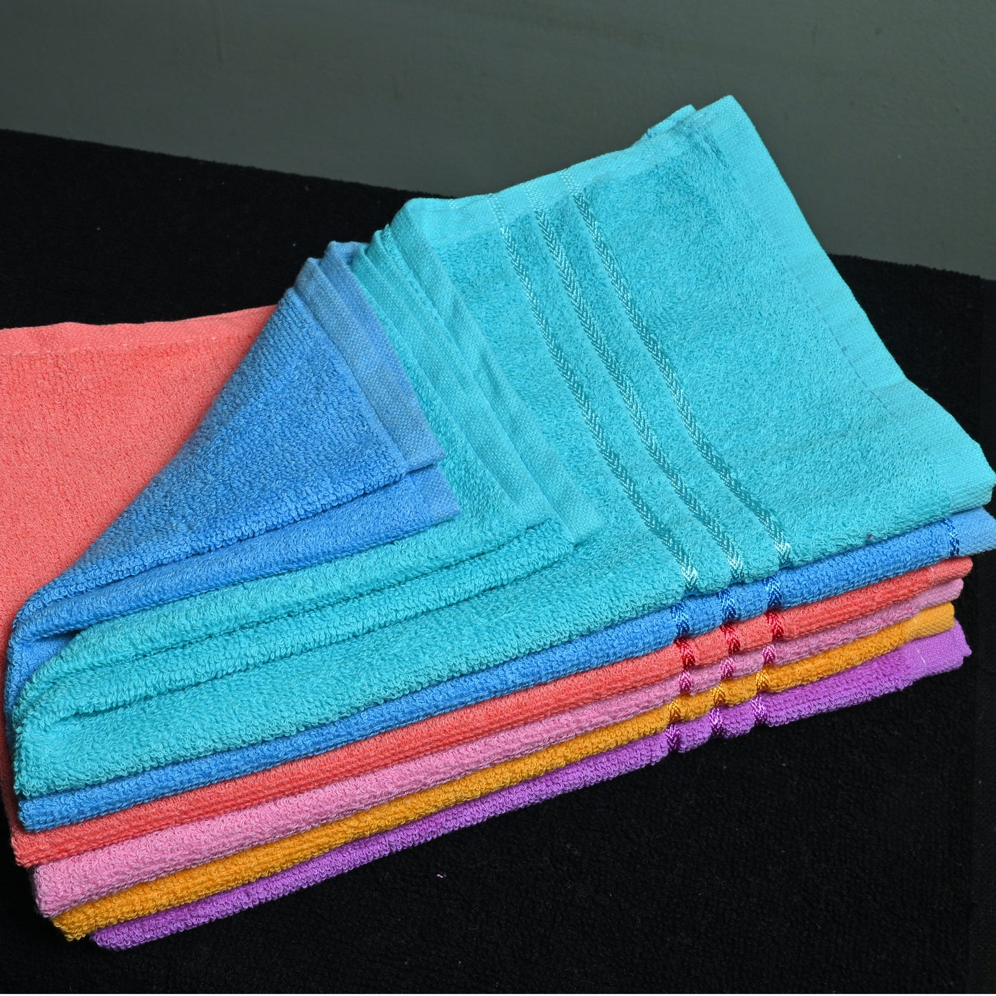 Vibrant Color Hand Towel 14x21 inch Pack of 1